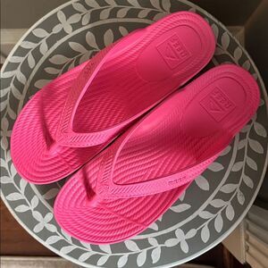 Reef Pink Flip Flops sz 10